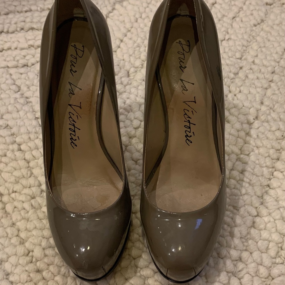 Vero Cuoio Tan Patent Leather Pump Heels